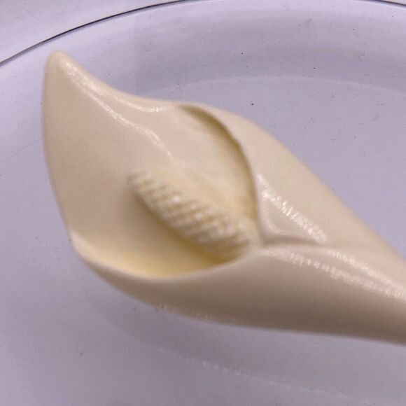 Vintage Celluloid Calli Lily Flower Carved Brooch Pin - Picture 2 of 5